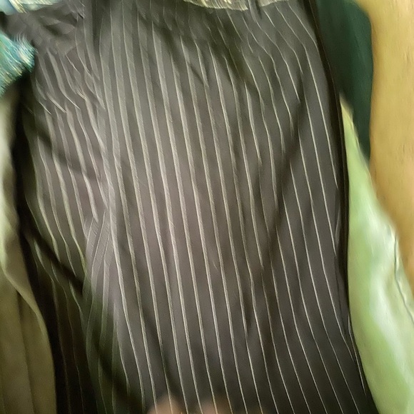 Clothes - Picture 3 of 16